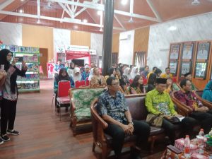 LAUNCHING BAZAR BUKU MURAH & PENAMBAHAN BUKU BARU DI DINAS KEARSIPAN DAN PERPUSTAKAAN KABUPATEN KAPUAS