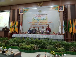 MENDAMPINGI PJ. BUPATI KAPUAS DALAM KEGIATAN MENERIMA PENYERAHAN LHP KINERJA DAN KEPATUHAN SEMESTER II TAHUN 2024